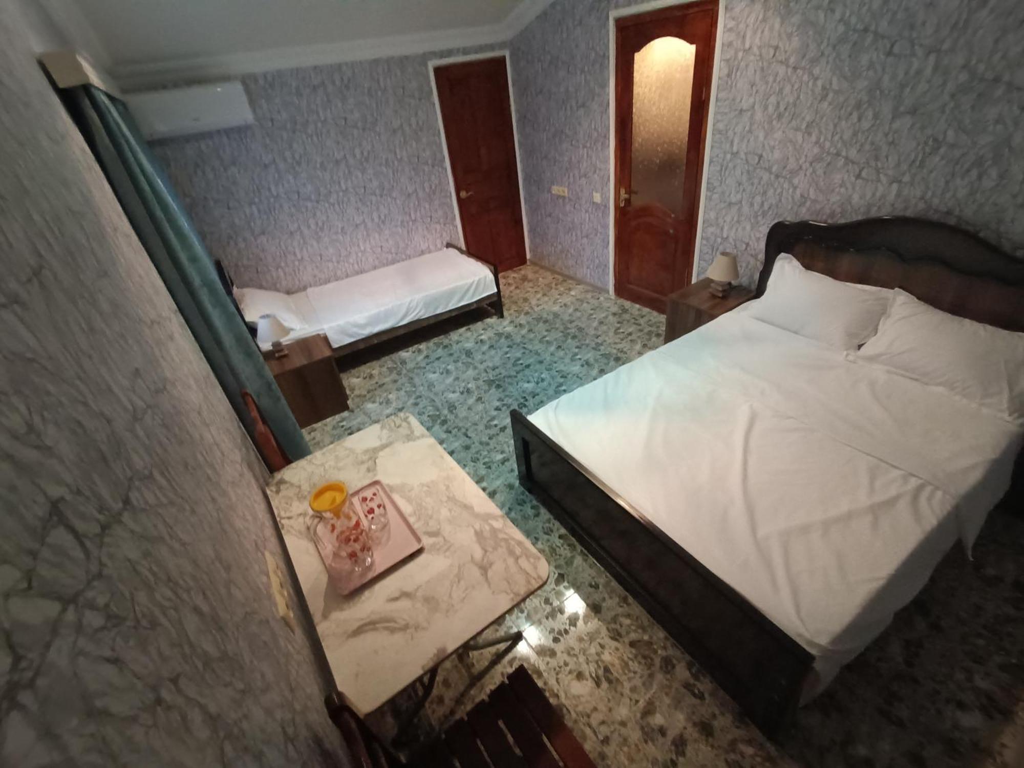 Light House Hotell Kutaisi Rum bild